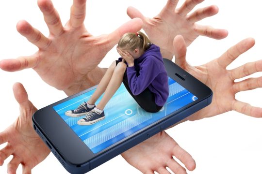 Children_Social_Media_1020