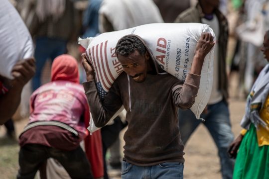 Humanitarian_Aid_1020