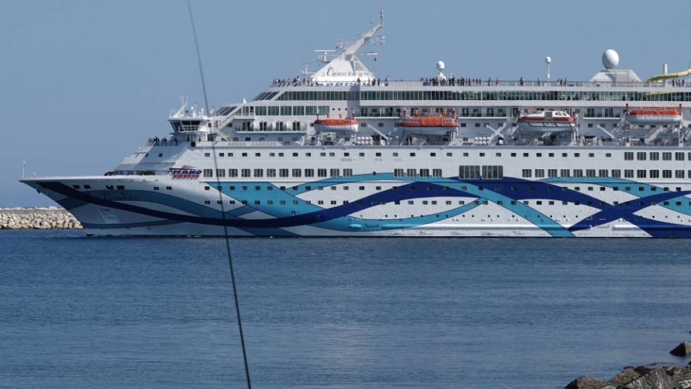 Το κρουαζερόπλοιο «Crown Iris»