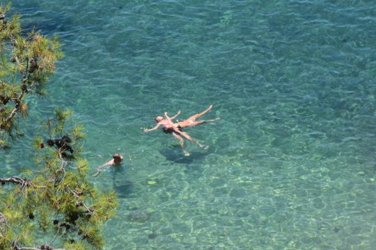 Ξεκινούν σήμερα οι αιτήσεις για τα vouchers διακοπών των 300 ευρώ «Chios Pass 2026» – «Kythira Pass 2026»