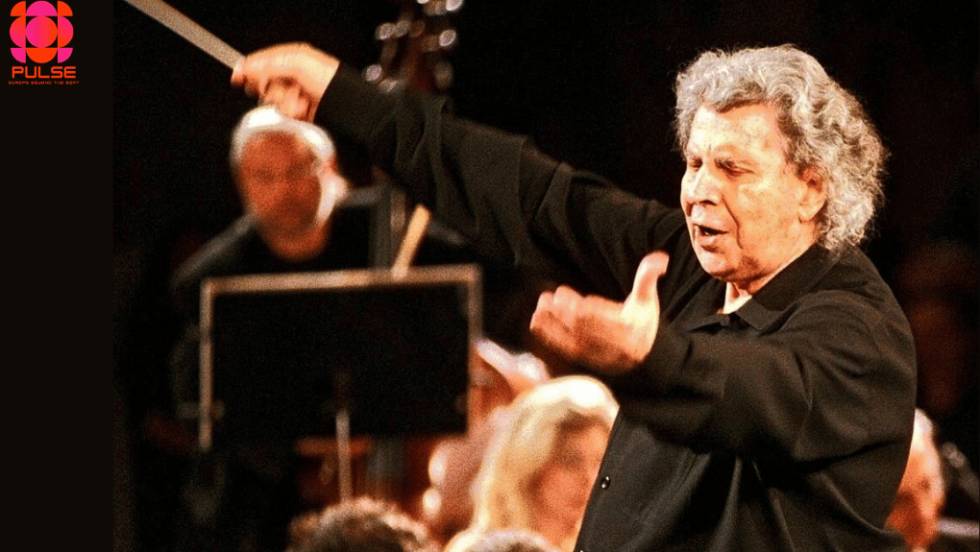 Ο Μίκης Θεοδωράκης στο Ηρώδειο το 2001