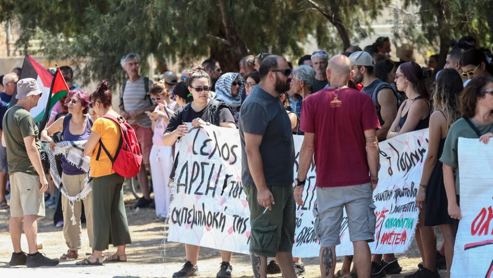 Το ισραηλινό κρουαζιερόπλοιο «Crown Iris» στο Ηράκλειο