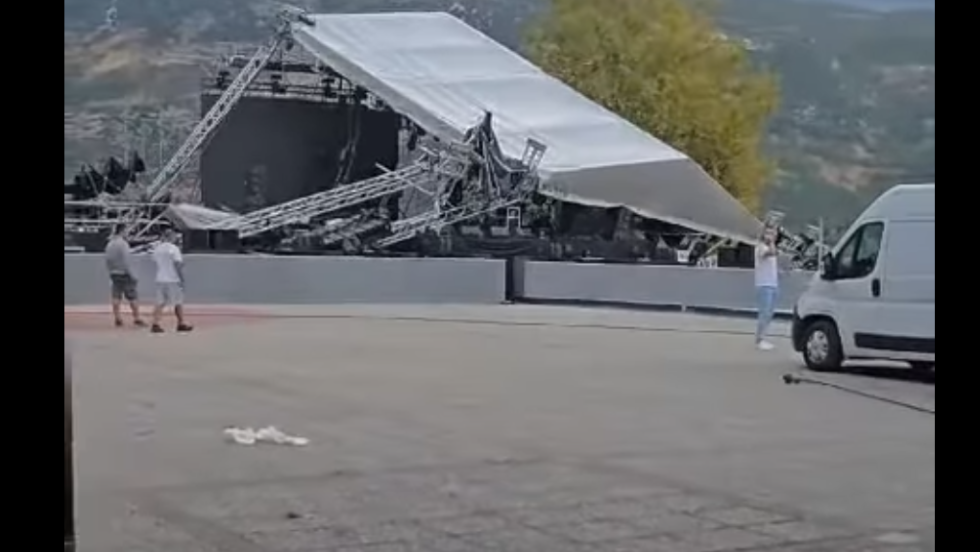 κατάρρευση σκηνής στα Ιωάννινα