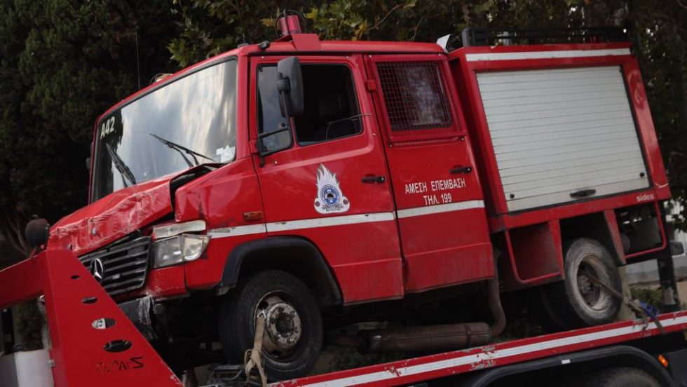 Εκτροπή πυροσβεστικού στη Νέα Χαλκηδόνα