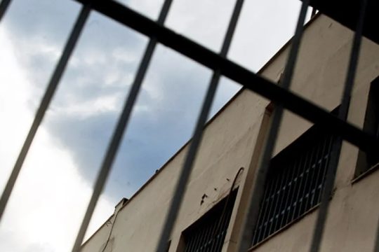 Χανιά: Κρατούμενοι έβαλαν φωτιά στο κελί τους - Στο νοσοκομείο από τους καπνούς επτά άτομα