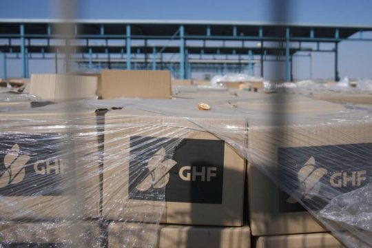 Κιβώτια από την GHF με παραλήπτες τους κατοίκους της Λωρίδας της Γάζας