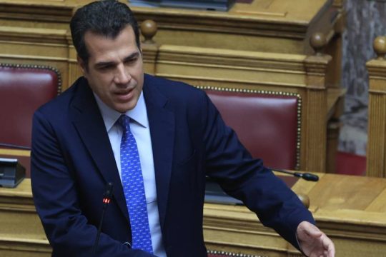 Ο Θάνος Πλεύρης στη Βουλή
