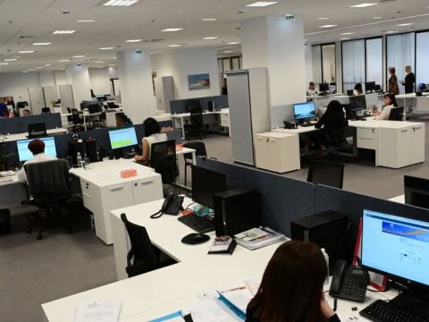 Έρχονται «ραβασάκια» σε 12.000 φορολογούμενους για αδήλωτα εισοδήματα