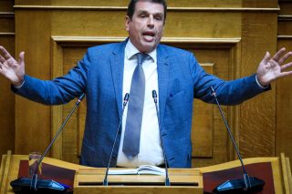 Προσωρινό και αβέβαιο αποτέλεσμα έφερε η αντίδραση του πρώην υπουργού Μετανάστευσης και Ασύλου Δ. Καιρίδη
