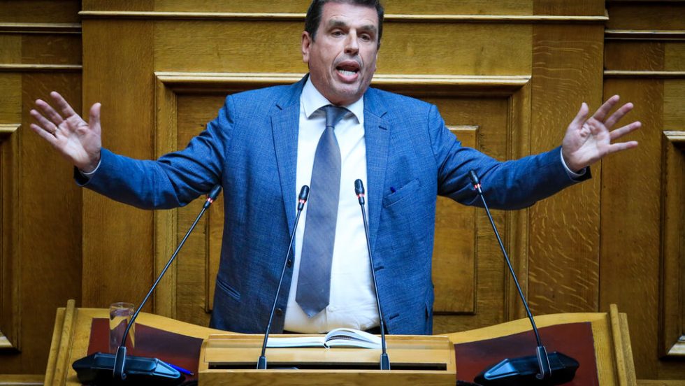 Προσωρινό και αβέβαιο αποτέλεσμα έφερε η αντίδραση του πρώην υπουργού Μετανάστευσης και Ασύλου Δ. Καιρίδη