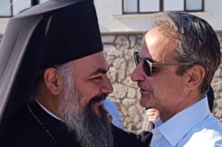 Εγκάρδιο τετ α τετ του αρχιμανδρίτη Μελχισεδέκ με τον πρωθυπουργό Κυριάκο Μητσοτάκη