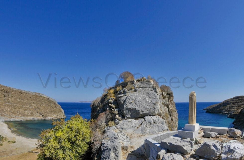 Αρχαία Καρθαία: στον εντυπωσιακό αρχαιολογικό χώρο θα φτάσεις ακολουθώντας μονοπάτι