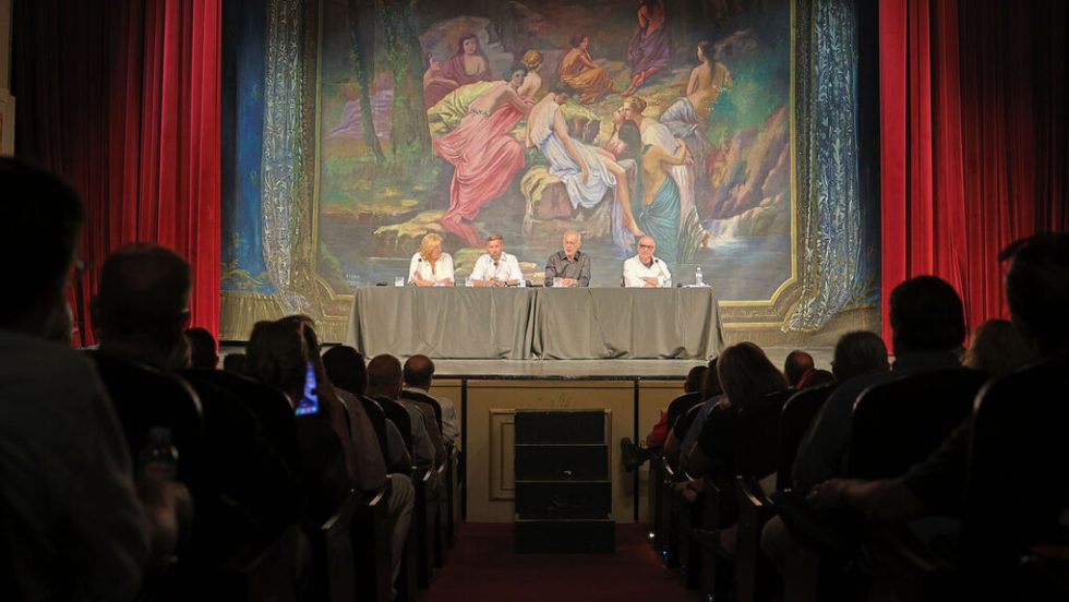 dimotiko theatro peiraia