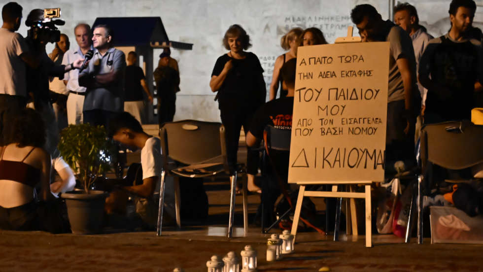 Απεργός πείνας - Σύνταγμα Τέμπη