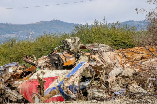 Συντρίμμια στα Τέμπη