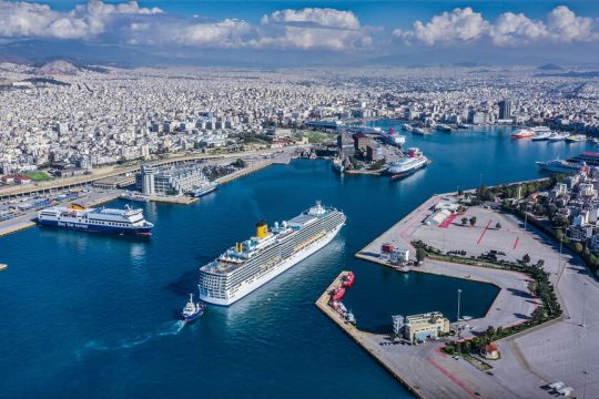 Κρουαζιερόπλοιο στο λιμάνι του Πειραιά