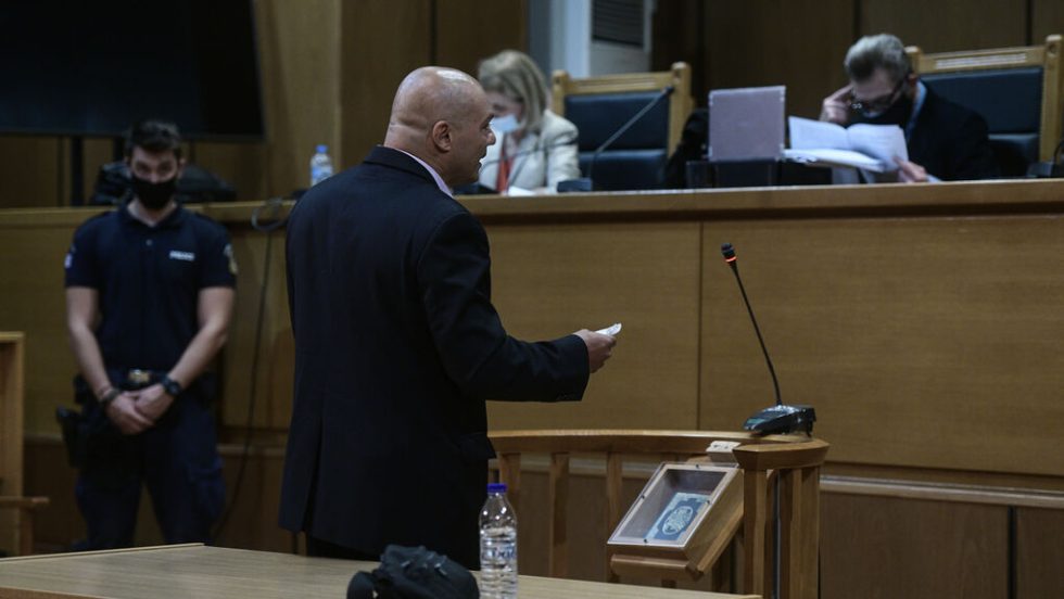 Ο Γιώργος Γερμενής, γνωστός ως «Καιάδας» κατά την απολογία του στην πρωτοβάθμια δίκη