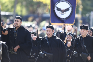 Aγημα της μεταξικής νεολαίας ΕΟΝ στην παρέλαση της Θεσσαλονίκης για την 28η Οκτωβρίου