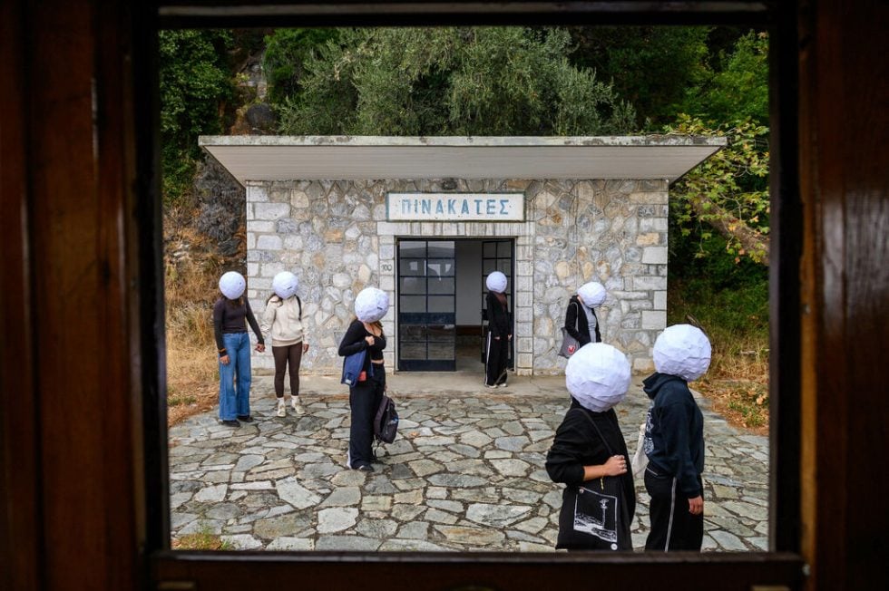 MemoRail, Αλέξανδρος Ψυχούλης, «Οι ζωοτόμοι και οι άνθρωποι με τα λευκά κεφάλια»