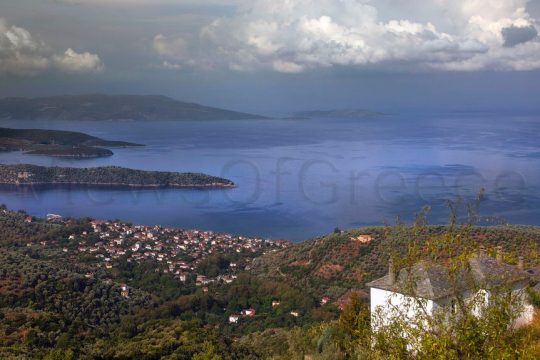 Θέα από τον Λαύκο προς τη Μηλίνα και τα νησάκια του Παγασητικού κόλπου