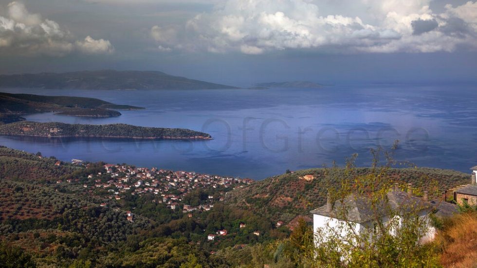 Θέα από τον Λαύκο προς τη Μηλίνα και τα νησάκια του Παγασητικού κόλπου