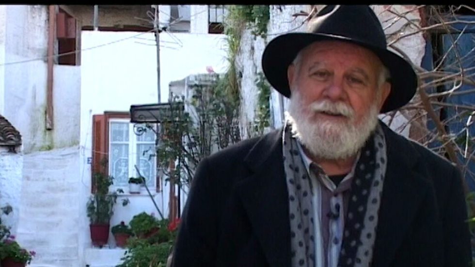 «Το τραγούδι, σαν ΤΕΧΝΗ, κατάγεται από τον απλό άνθρωπο, ζει την περιπέτειά του και ξαναγυρίζει, κυκλώνει, όπως και το ίδιο το άσμα» Μανώλης Ρασούλης
