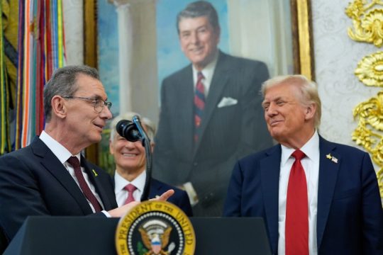 Ttump_Pfizer_1020_1