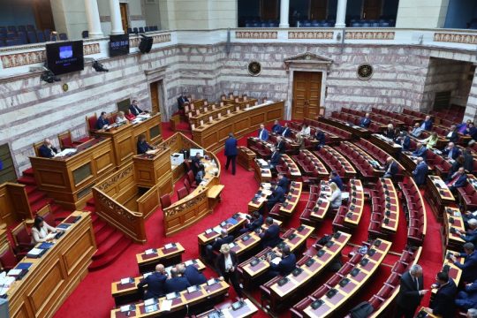 Vouli_13oro_1020_1