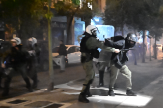 αστυνομική βία κατά διαδηλωτών