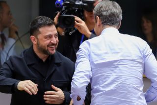 Ο Κυριάκος Μητσοτάκης με τον Βολοντίμιρ Ζελέσκι στη σύνοδο κορυφής της ΕΕ στις Βρυξέλλες, τον Οκτώβριο