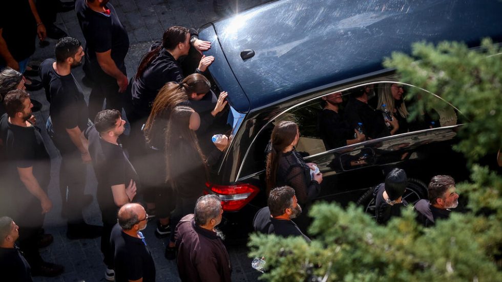 Η ένταση στα Βορίζια καλά κρατεί: Προπηλακισμοί μεταξύ των δύο οικογενειών στον Επιτάφιο