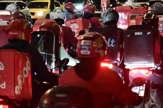 Πανελλαδική απεργία την Τσικνοπέμπτη από τους εργαζόμενους στην efood