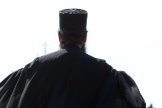 Αρχιμανδρίτης έπαιρνε ποσά από πιστούς με την υπόσχεση πως... θα γινόταν Μητροπολίτης