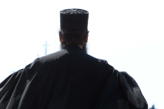 Αρχιμανδρίτης έπαιρνε ποσά από πιστούς με την υπόσχεση πως... θα γινόταν Μητροπολίτης