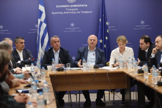 Συνάντηση αγροτών με Τσιάρα-Χατζηδάκη