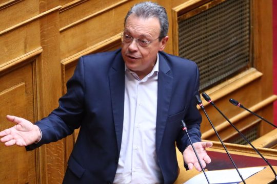 Φάμελλος στη Βουλή: Φτηνή προπαγάνδα περί «φιλεργατικής μεταρρύθμισης»