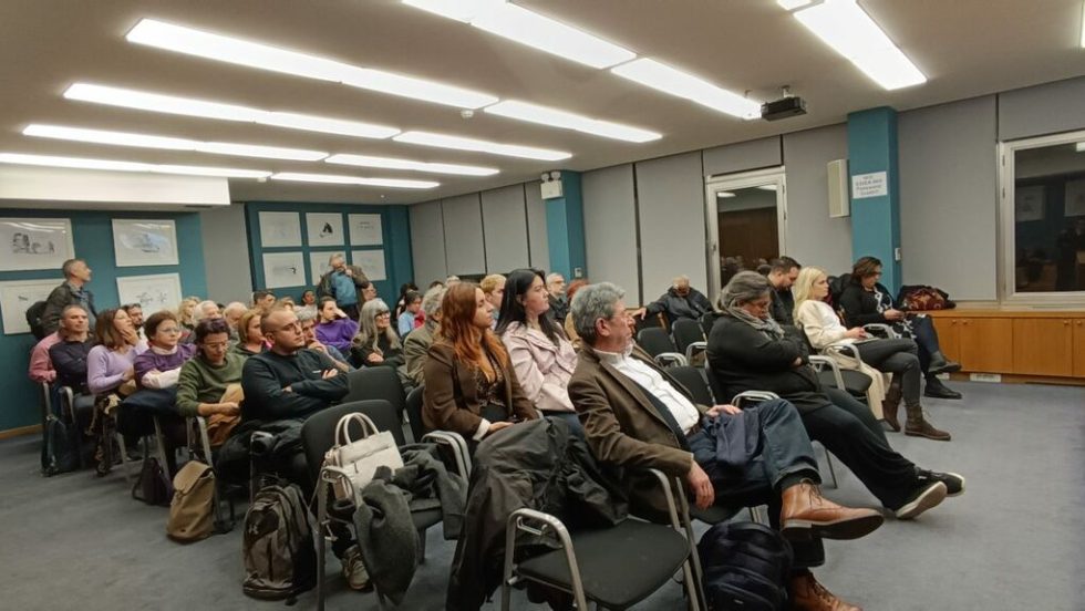 Από τη φετινή 24η Ετήσια Στρογγυλή Τράπεζα κατά των Διακρίσεων του κέντρου «Αντιγόνη» σε αίθουσα της ΕΣΗΕΑ