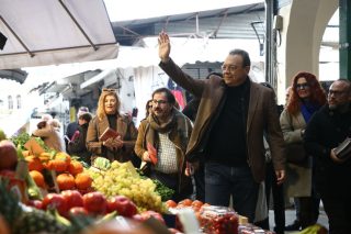 Από την περιοδεία του Σωκράτη Φάμελλου στην αγορά της Θεσσαλονίκης το περασμένο Σάββατο