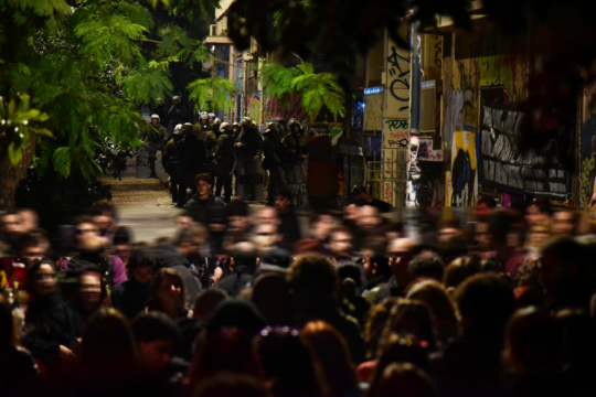 στο μνημείο του Αλέξανδρου Γρηγορόπουλου