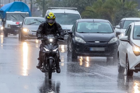 Αλλάζει το σκηνικό του καιρού: Η αφρικανική σκόνη δίνει τη θέση της σε βροχές, καταιγίδες, βοριάδες