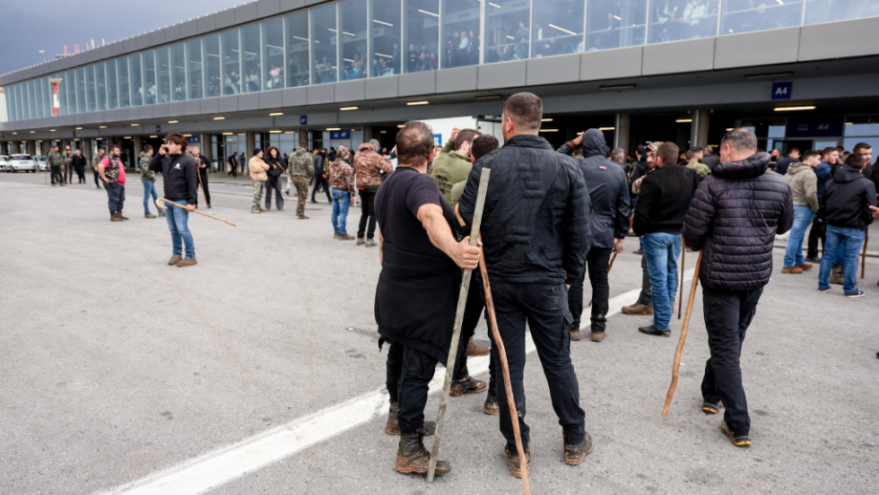Αγρότες αεροδρόμιο Κρήτη
