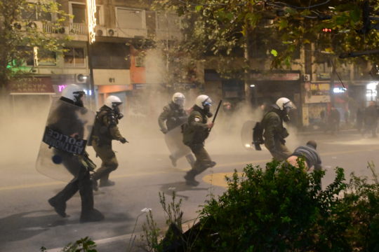 επίθεση ΜΑΤ κατά διαδηλωτών