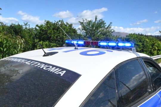 Ρόδος: Μαχαίρωσε 4 φορές την οικιακή βοηθό και την κλείδωσε αιμόφυρτη στο δωμάτιo