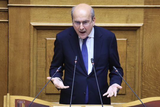 Ο Τσίπρας εξόργισε τον Χατζηδάκη - «Ποιος πρωθυπουργός θα μπορούσε να πει αυτό το πράγμα»;