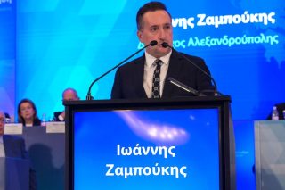 Αιρετοί υποστηρίζουν ότι οι δημόσιες τοποθετήσεις του Γιάννη Ζαμπούκη υπερβαίνουν τα όρια της πολιτικής κριτικής και εγείρουν ζήτημα διακρίσεων