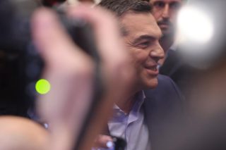 «Μεταφράζοντας» τον Τσίπρα
