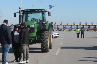 Τα τρακτέρ φεύγουν, αλλά θα ξανάρθουν