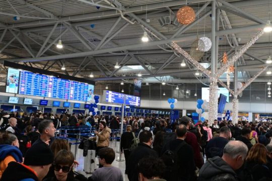 Πέντε εταιρείες ξορκίζουν τη στοιχειωμένη σύμβαση