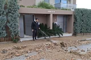 Αθηναϊκή Ριβιέρα ή ανεξέλεγκτος μπαζωμένος χείμαρρος;