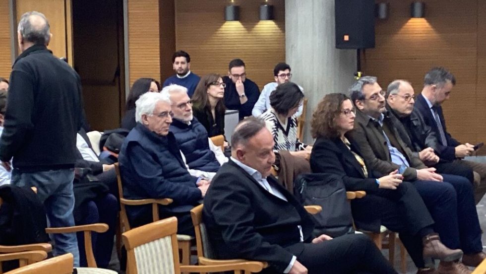 Ο δήμαρχος Θεσσαλονίκης Στ. Αγγελούδης και ο πρ. υπουργός Δικαιοσύνης Ν. Παρασκευόπουλος στο κοινό της εκδήλωσης